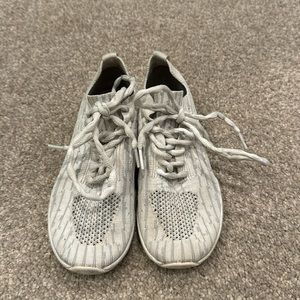 Rebel Revolt Cheer Shoes White Sz Y2